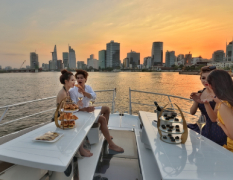 Du Thuyền Galeon 640 FLy