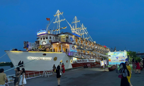 Vé Du thuyền Xem Pháo Hoa 2/9 – Du Thuyền Indochina Queen